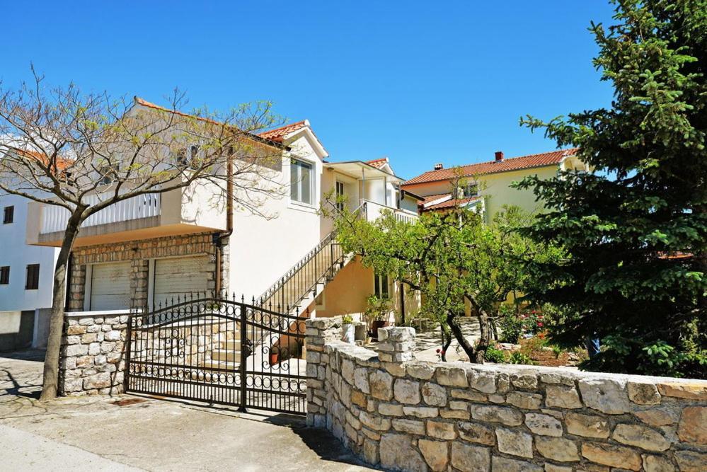 Apartments Viola بيتينا المظهر الخارجي الصورة
