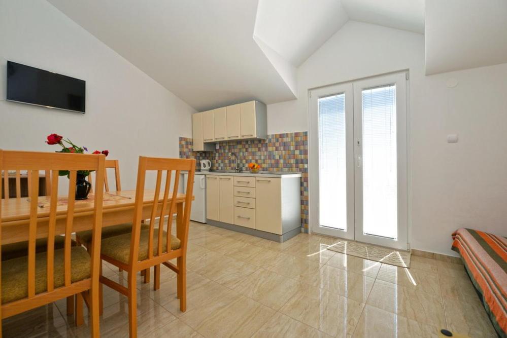 Apartments Viola بيتينا الغرفة الصورة