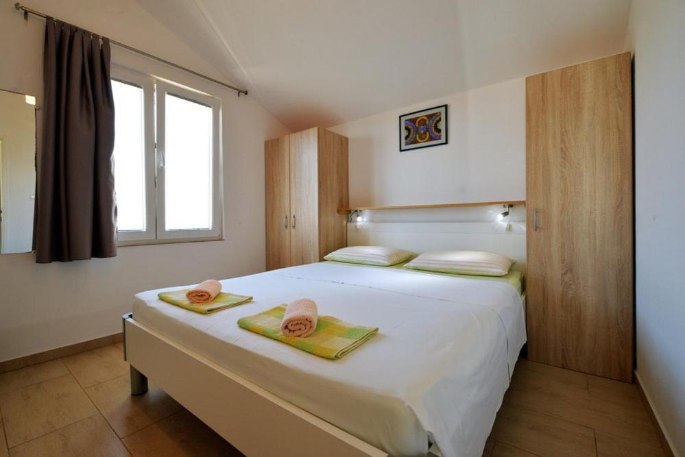 Apartments Viola بيتينا الغرفة الصورة