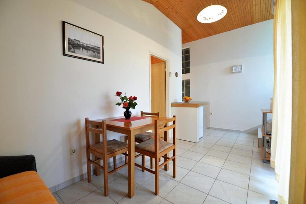 Apartments Viola بيتينا الغرفة الصورة